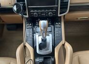 Porsche Cayenne 9