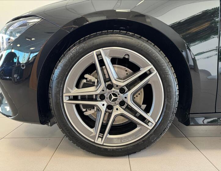 Mercedes-Benz CLA 5