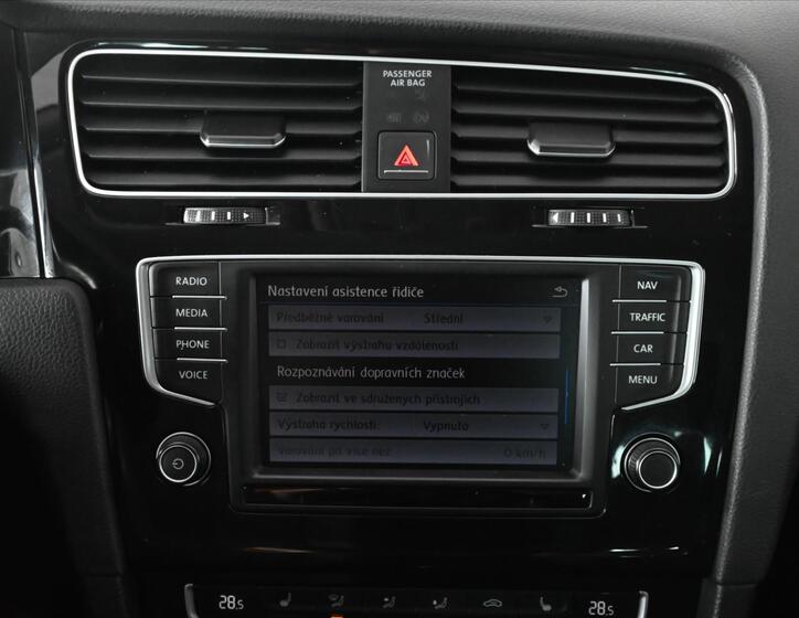 Volkswagen Golf 21