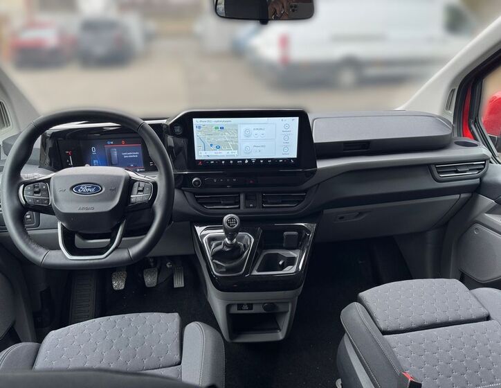 Ford Tourneo Custom 10