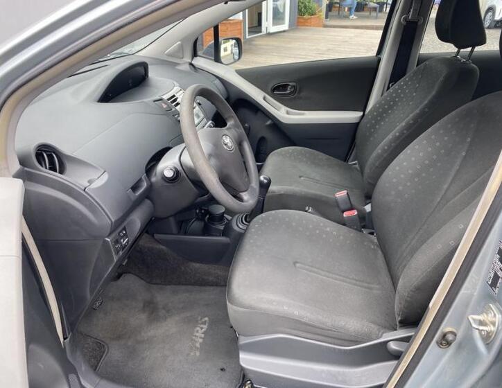Toyota Yaris 9