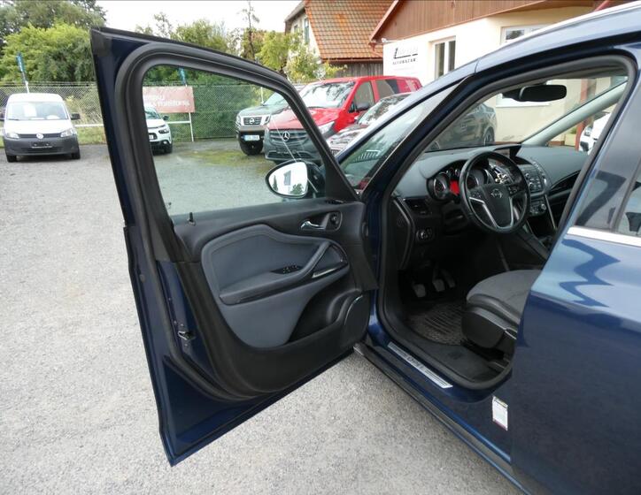 Opel Zafira 13