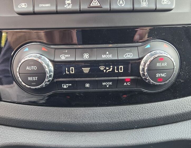 Mercedes-Benz Vito 13