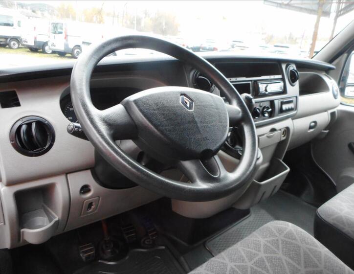 Renault Master 9