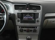 Volkswagen Golf 12