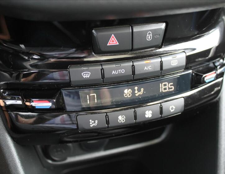 Peugeot 2008 15