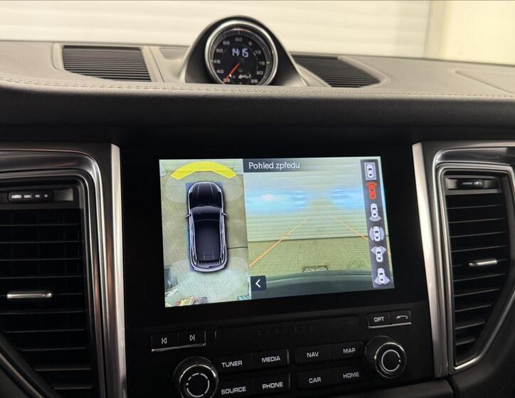 Porsche Macan 31