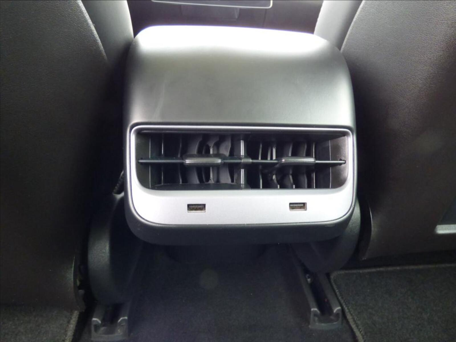 Tesla Model 3 35