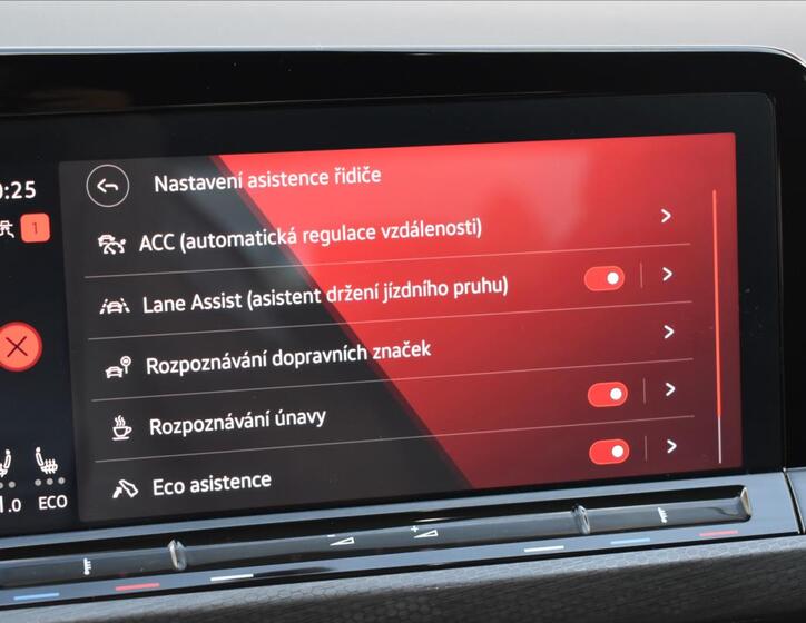 Volkswagen Golf 30