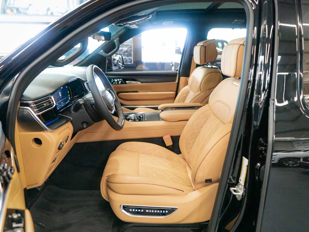 Jeep Grand Wagoneer
