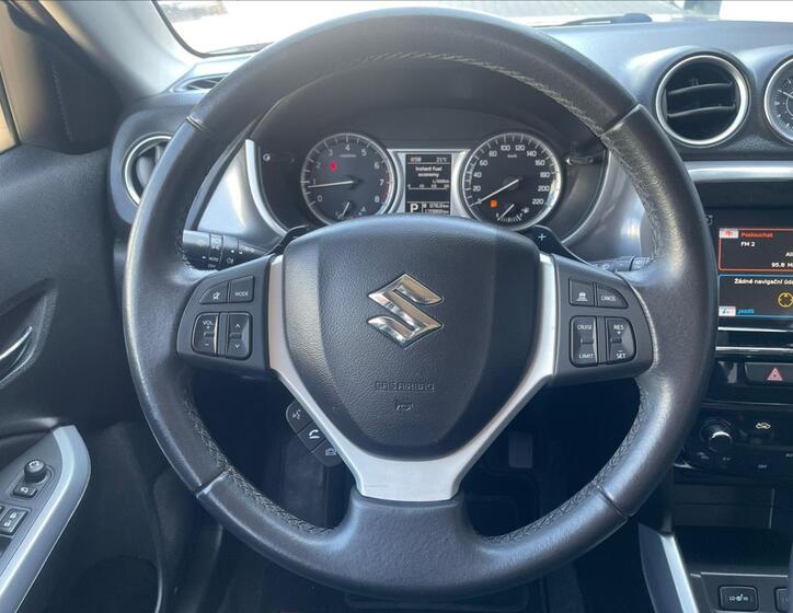 Suzuki Vitara 11