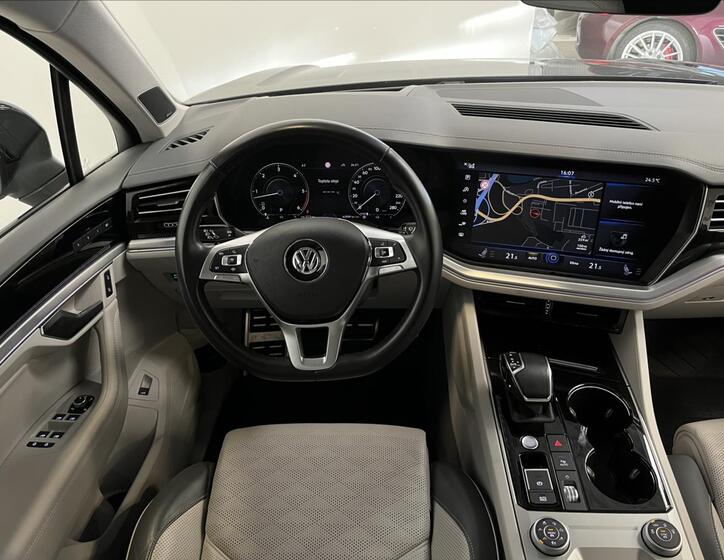 Volkswagen Touareg 5