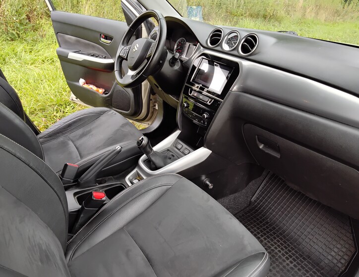 Suzuki Vitara 10