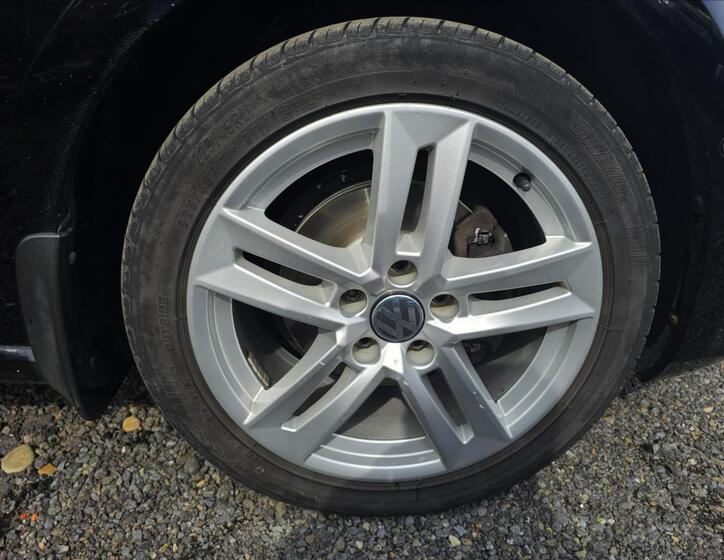 Volkswagen Golf 49
