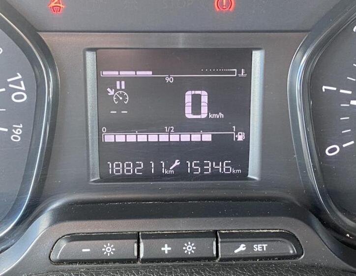 Peugeot Traveller 25