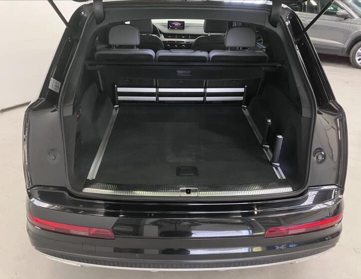 Audi Q7 28