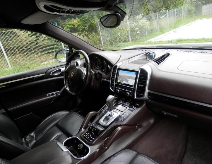 Porsche Cayenne 14