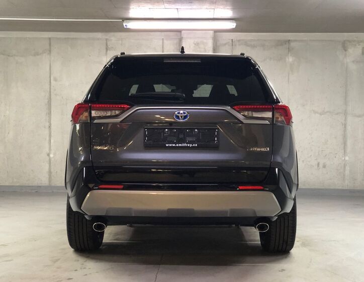 Toyota RAV4 6