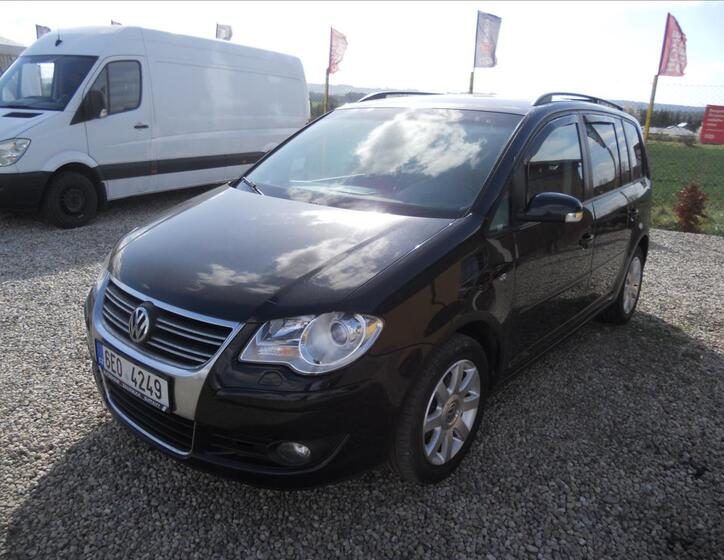 Volkswagen Touran 1