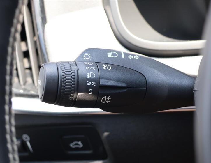 Volvo V90 21