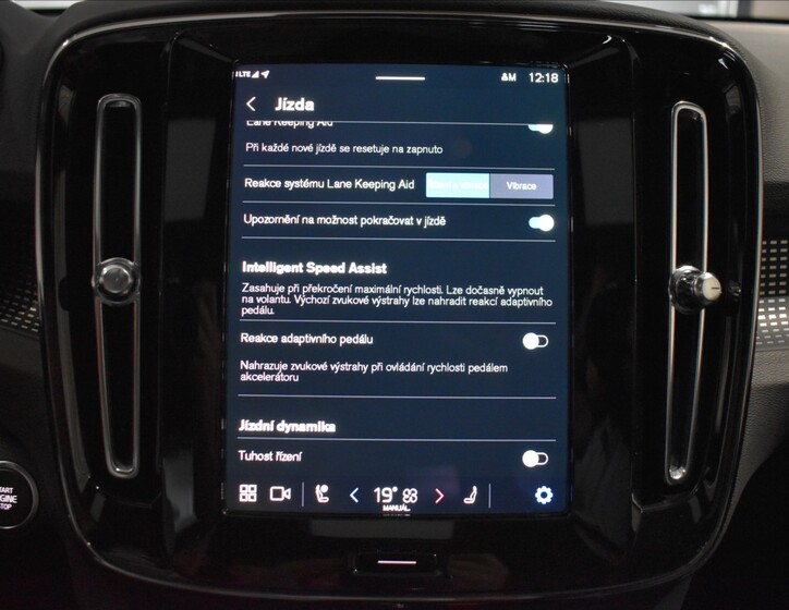 Volvo XC40 18