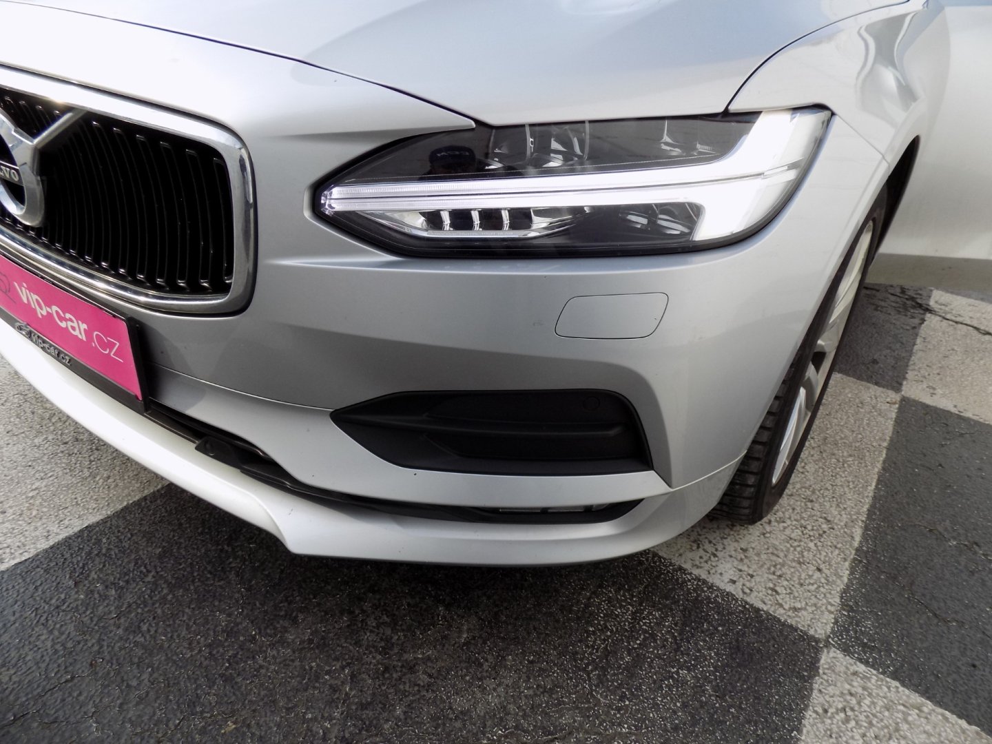 Volvo S90