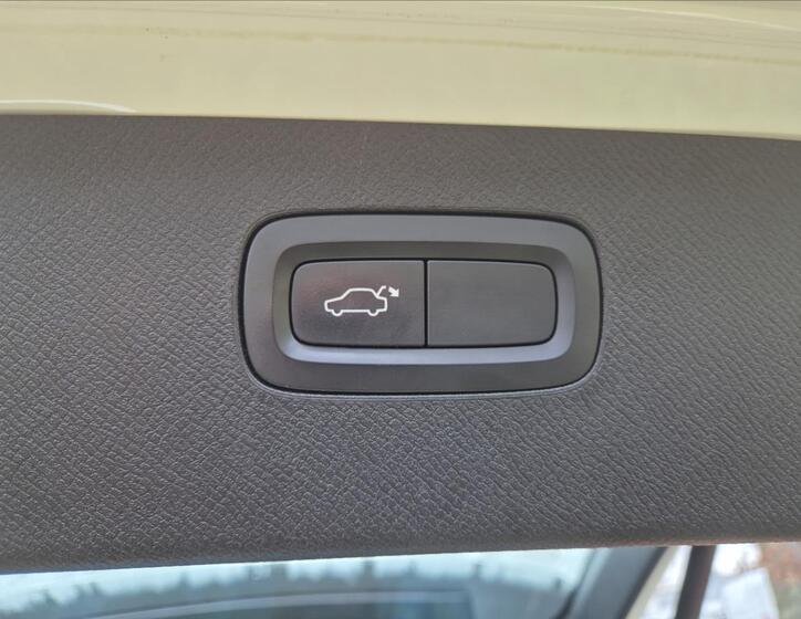 Volvo XC90 13