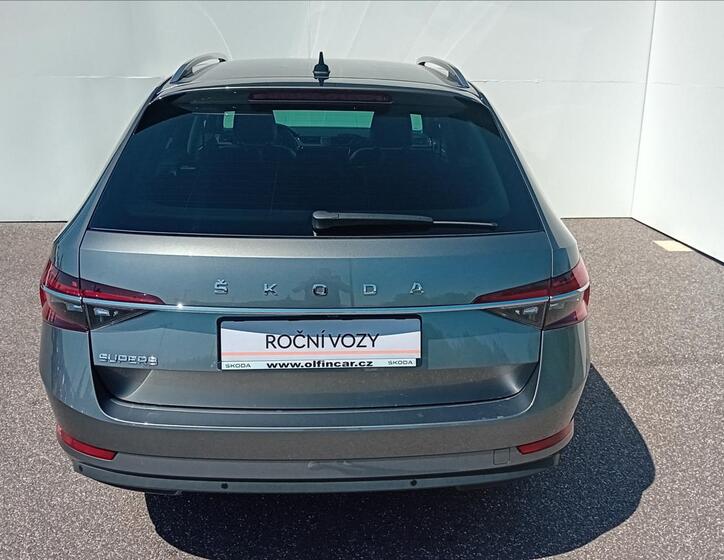 Škoda Superb 8