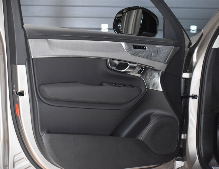 Volvo XC90 12