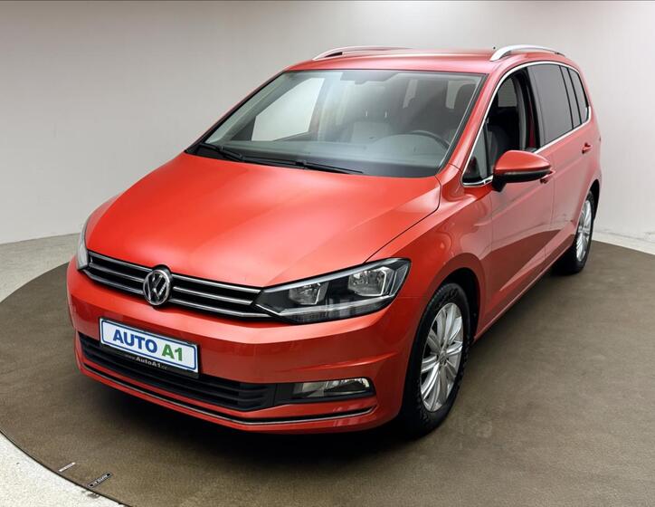 Volkswagen Touran 1