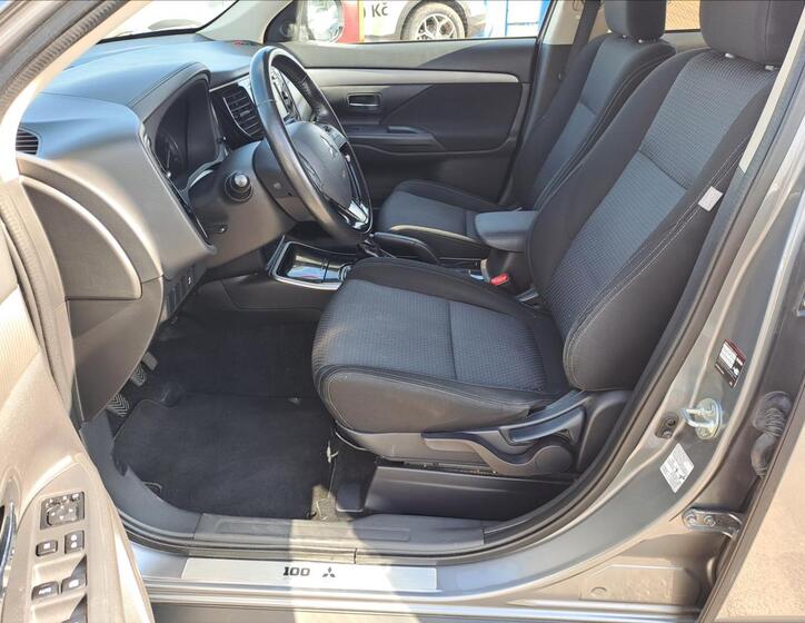 Mitsubishi Outlander 5