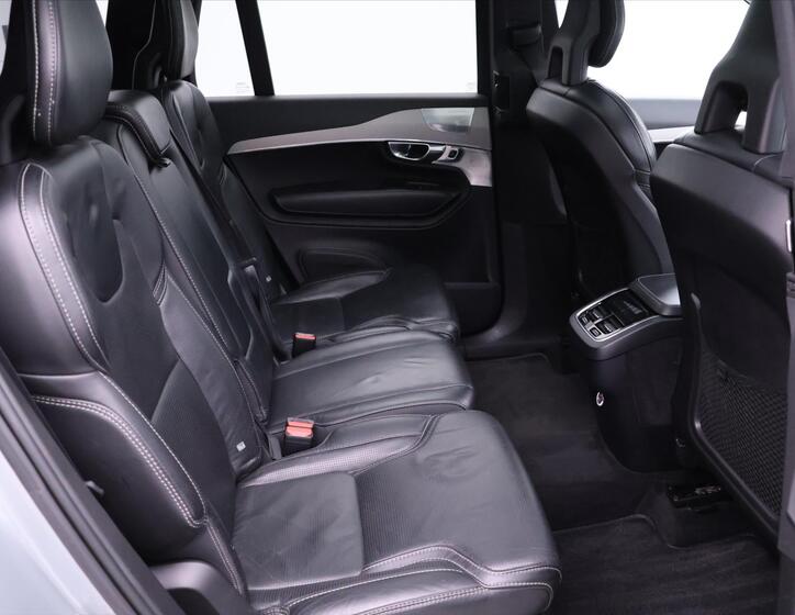 Volvo XC90 17