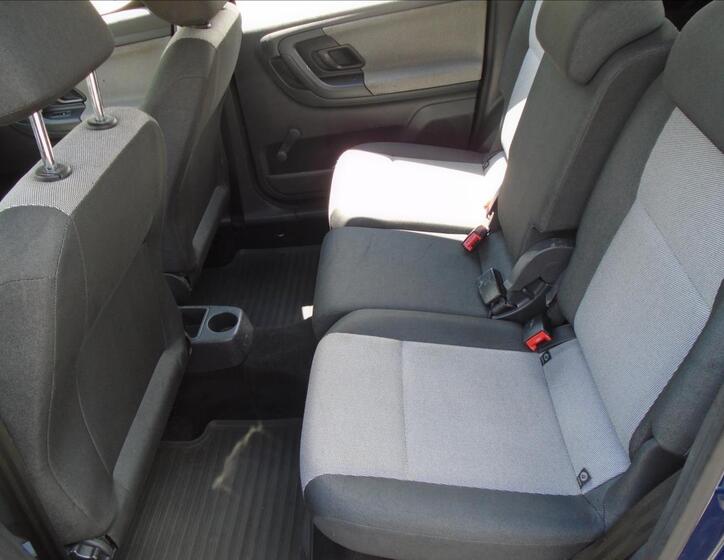 Škoda Roomster 12