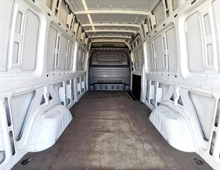Mercedes-Benz Sprinter 17