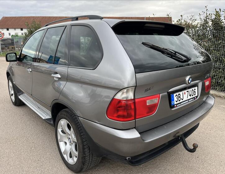 BMW X5 8