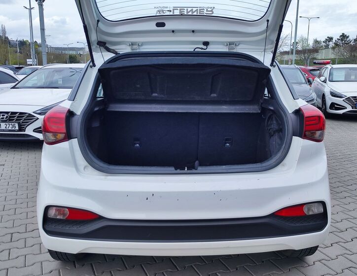 Hyundai i20 9
