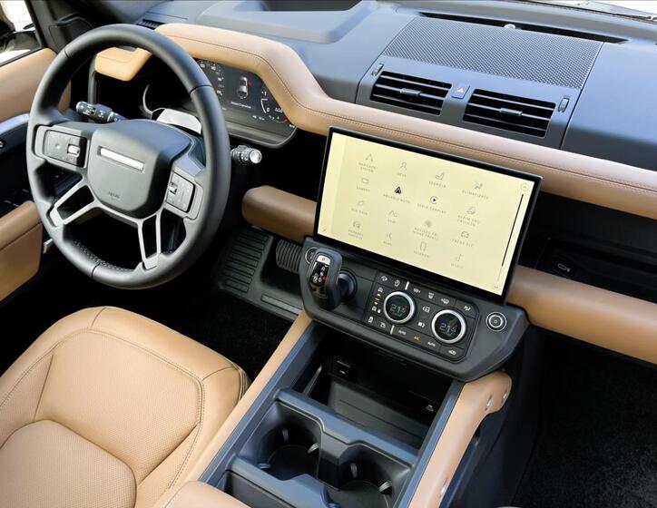 Land Rover Defender 34