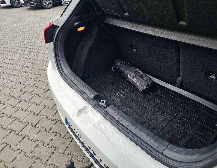 Hyundai i20 8