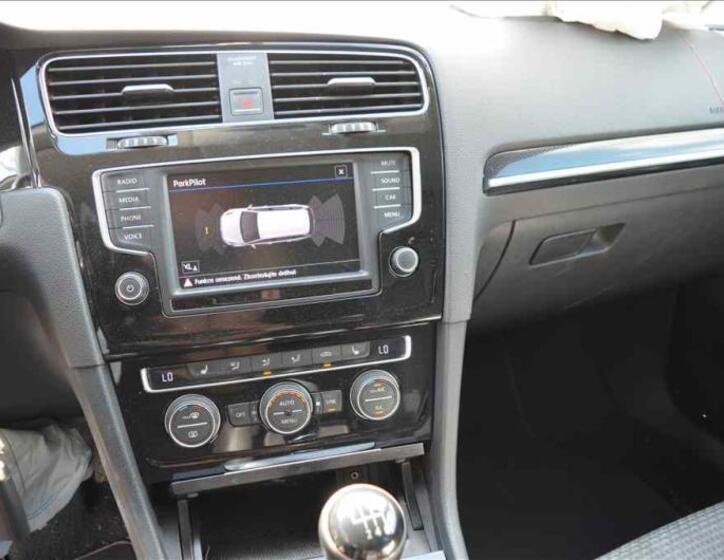 Volkswagen Golf 16