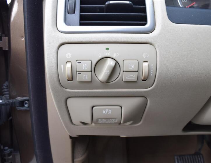 Volvo XC70 29