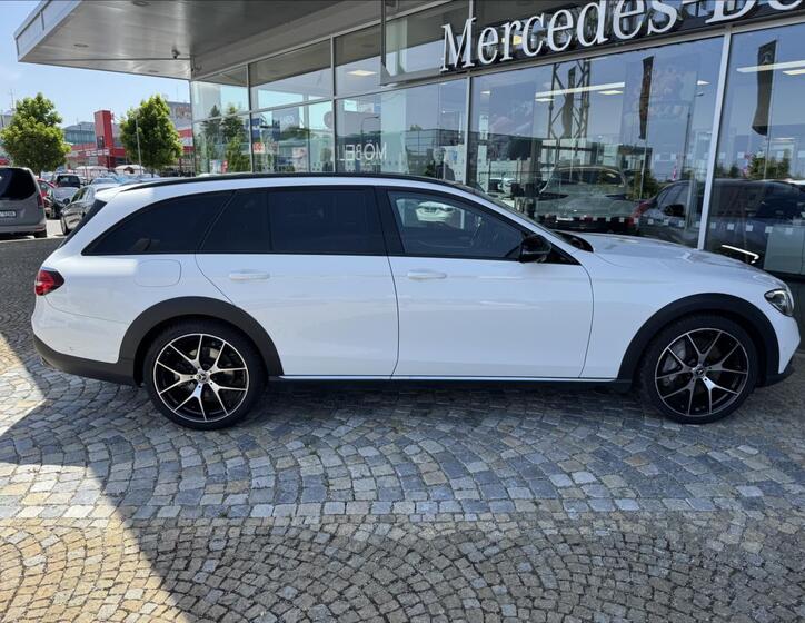 Mercedes-Benz Třídy E 27