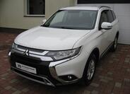 Mitsubishi Outlander 2