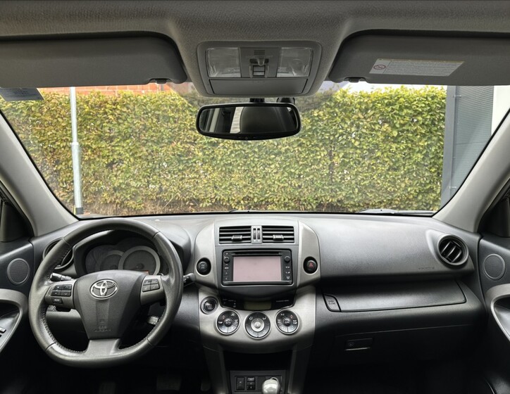 Toyota RAV4 28
