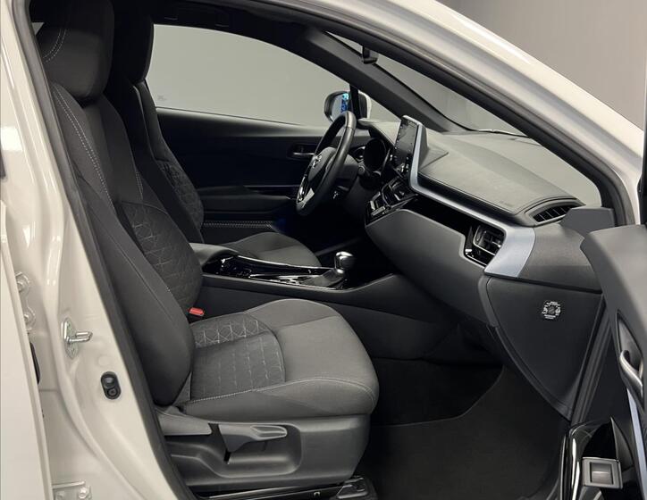 Toyota C-HR 8