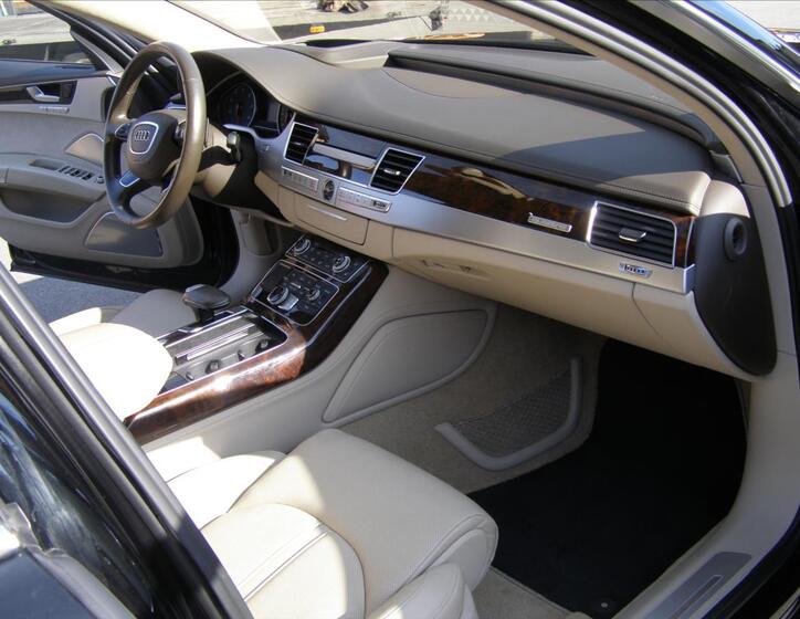 Audi A8 38