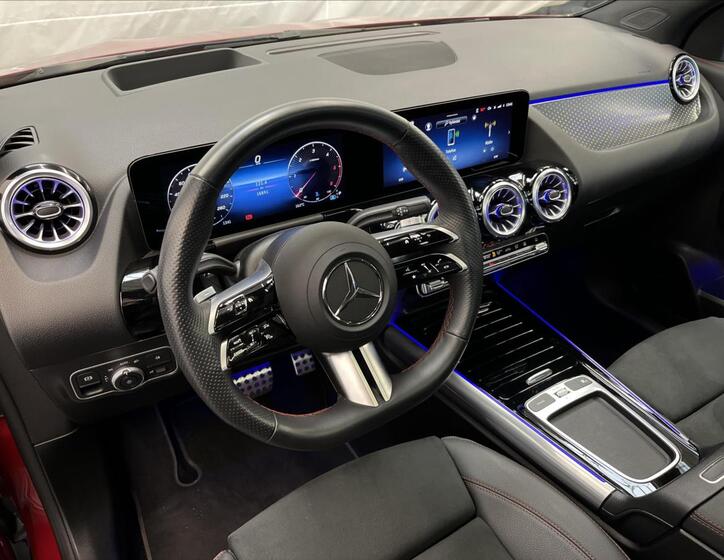 Mercedes-Benz GLA 9
