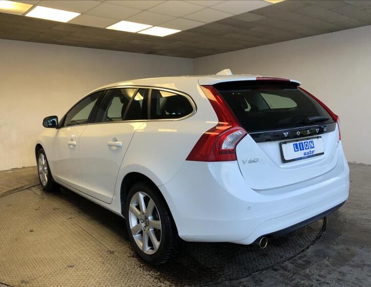 Volvo V60 5