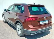 Volkswagen Tiguan 9
