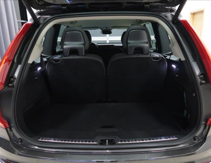 Volvo XC90 10