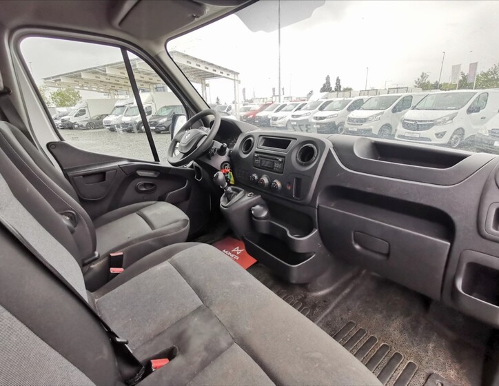 Renault Master 8